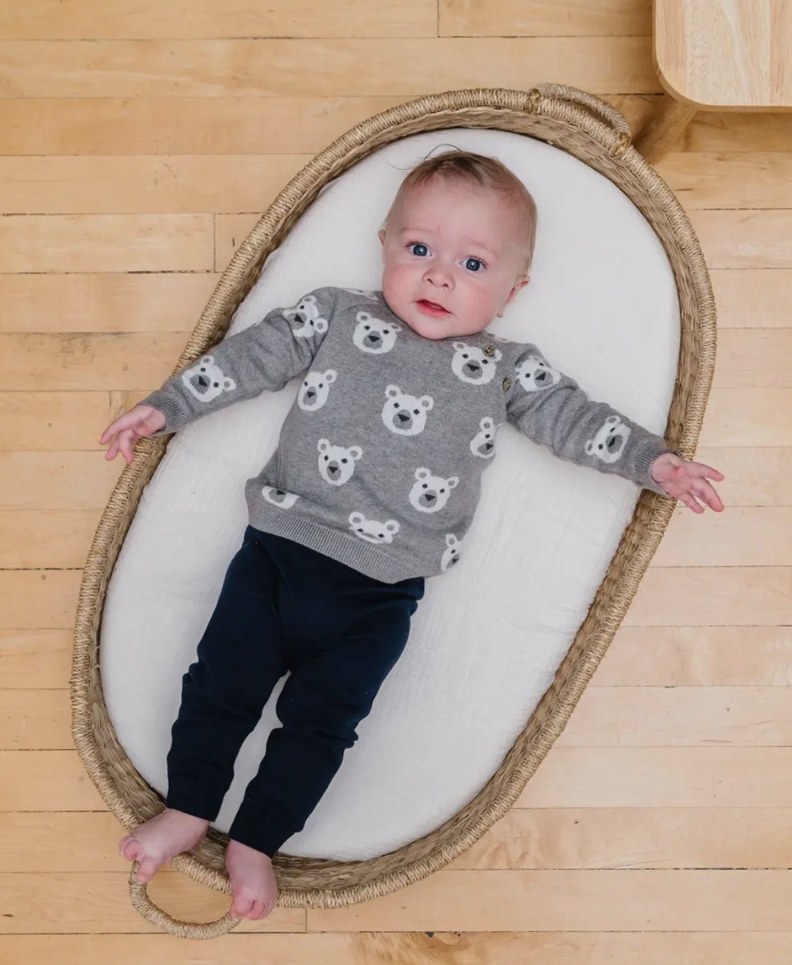 Bear Pullover Sweater - Flea Boutiques