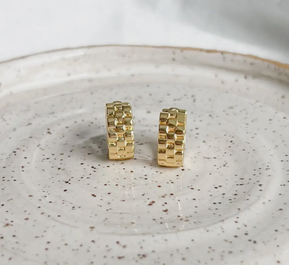 Geometic Huggie - Flea Boutiques