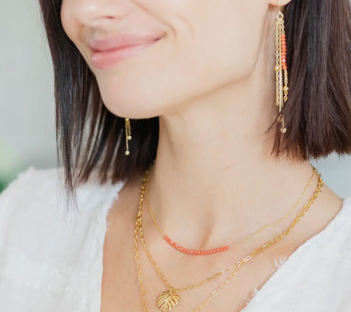 Necklace w Row of Small Crystals - Flea Boutiques
