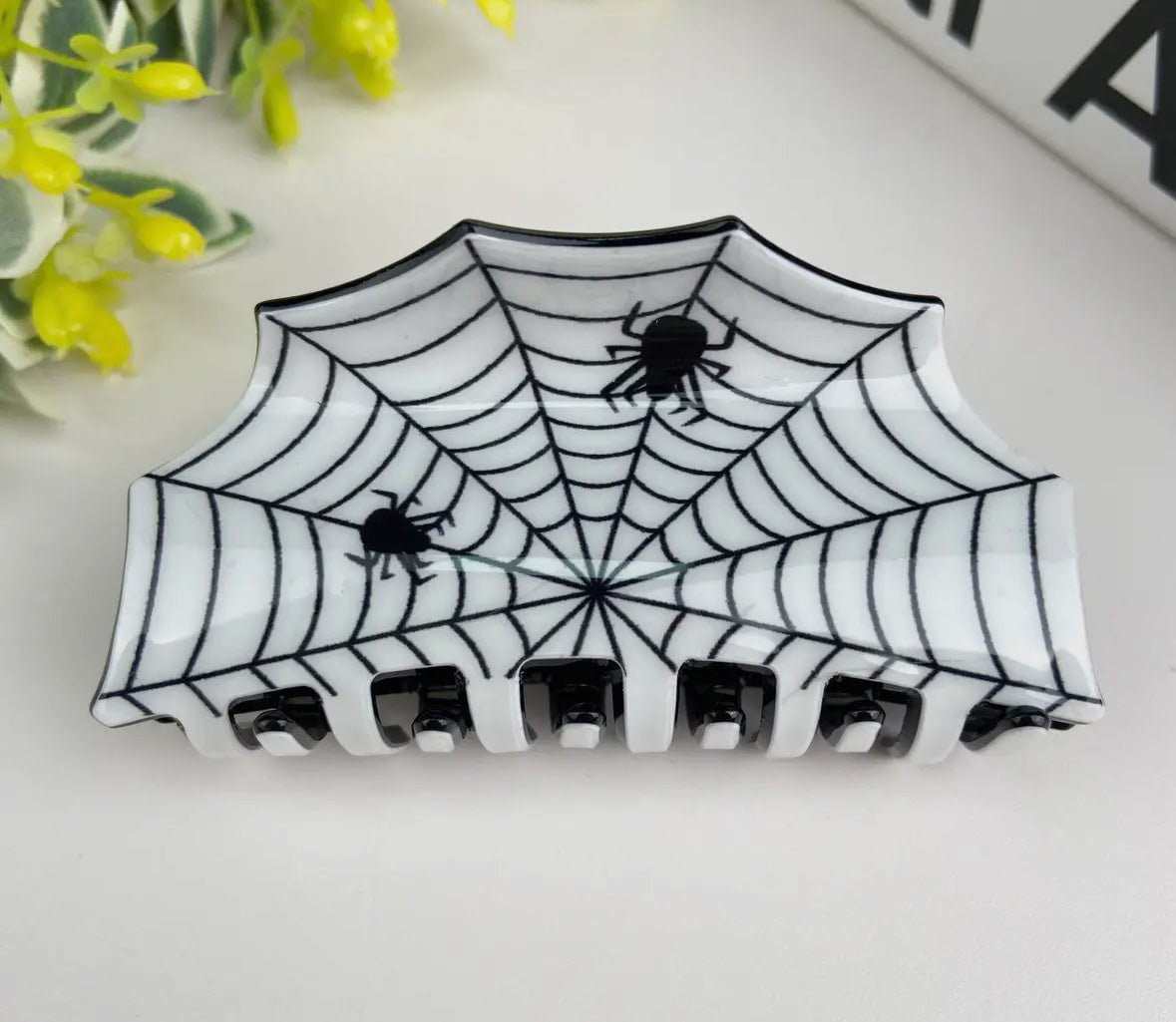 Spider Web Clip - Flea Boutiques