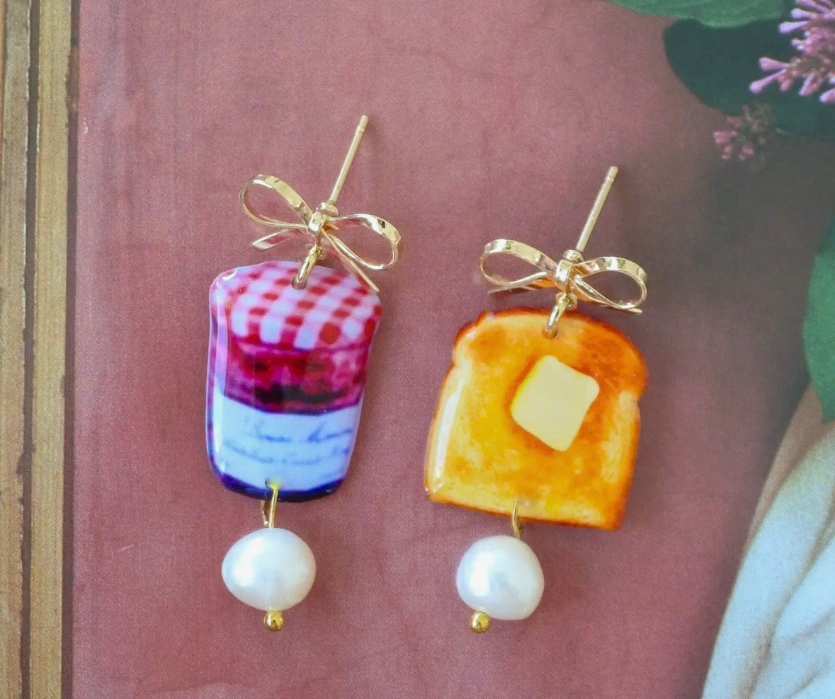 Haricot Vert Toast & Jam Dangle