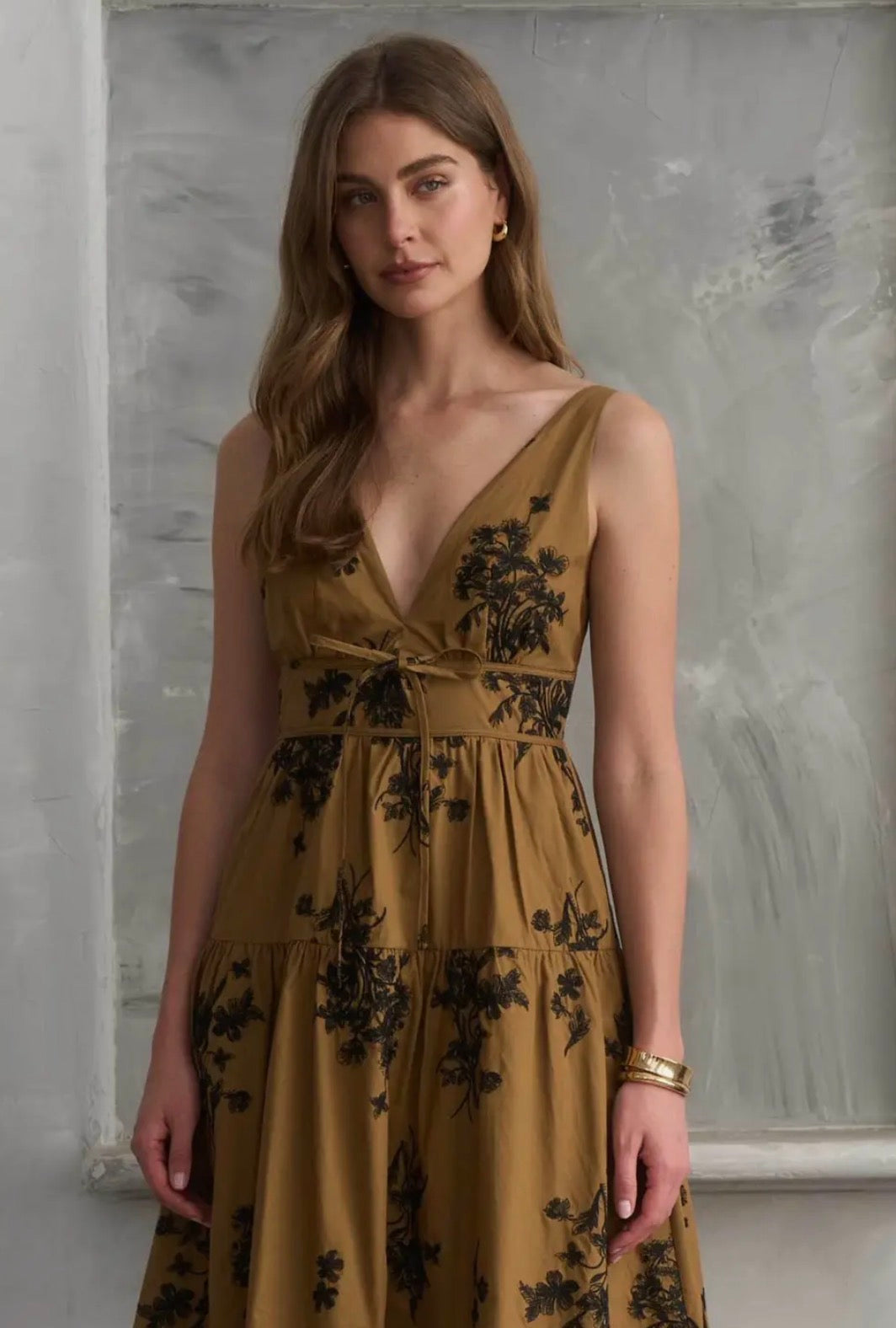 Embroidered Floral V Neck Slvless Midi