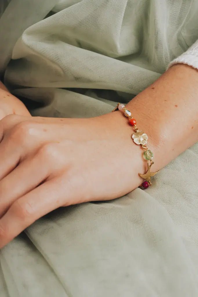 Adjustable Charm Bracelet w/ Pearls/Beads - Flea Boutiques
