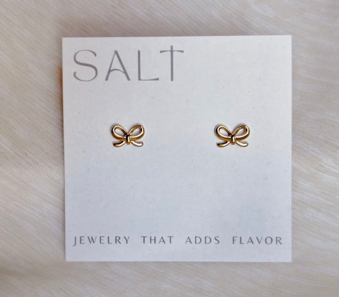 Bow studs - Flea Boutiques
