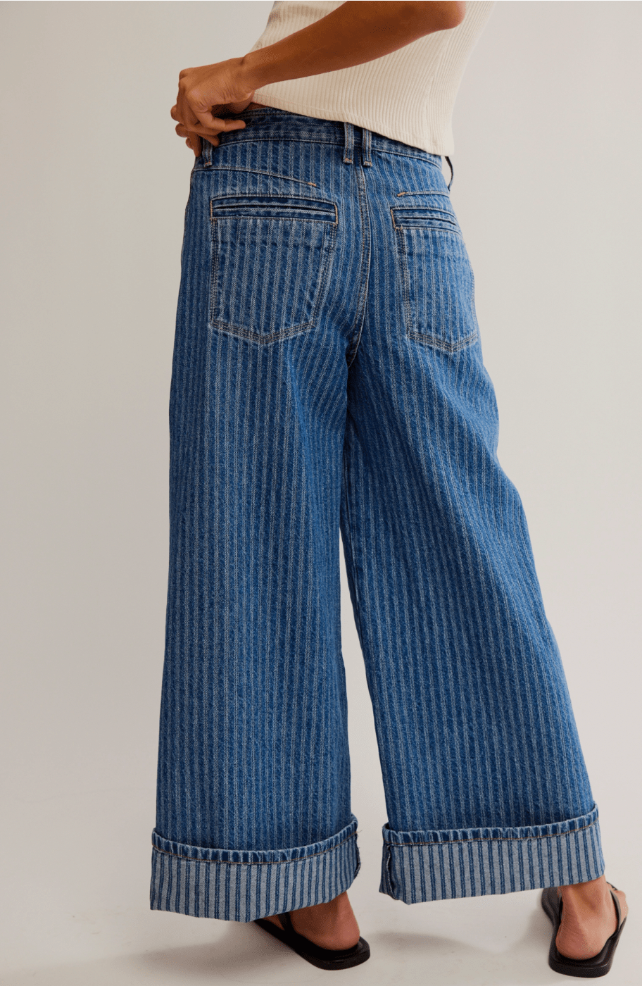 Brette Cropped W - Leg - Flea Boutiques