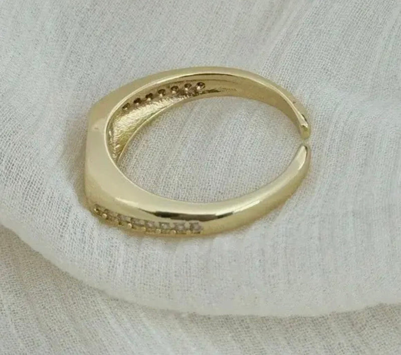 Celeste Signet Ring - Flea Boutiques