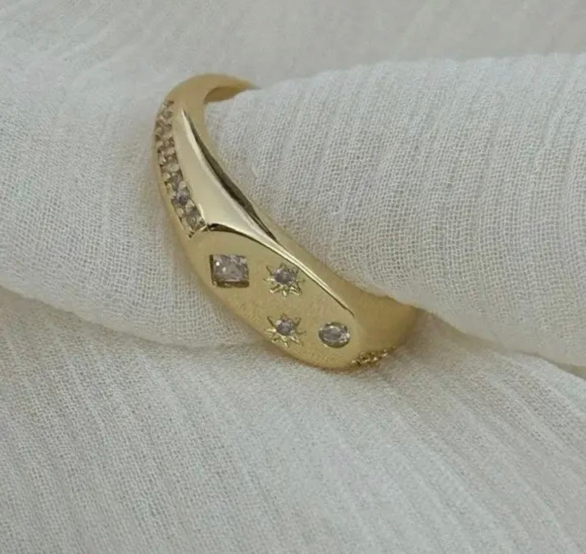 Celeste Signet Ring - Flea Boutiques