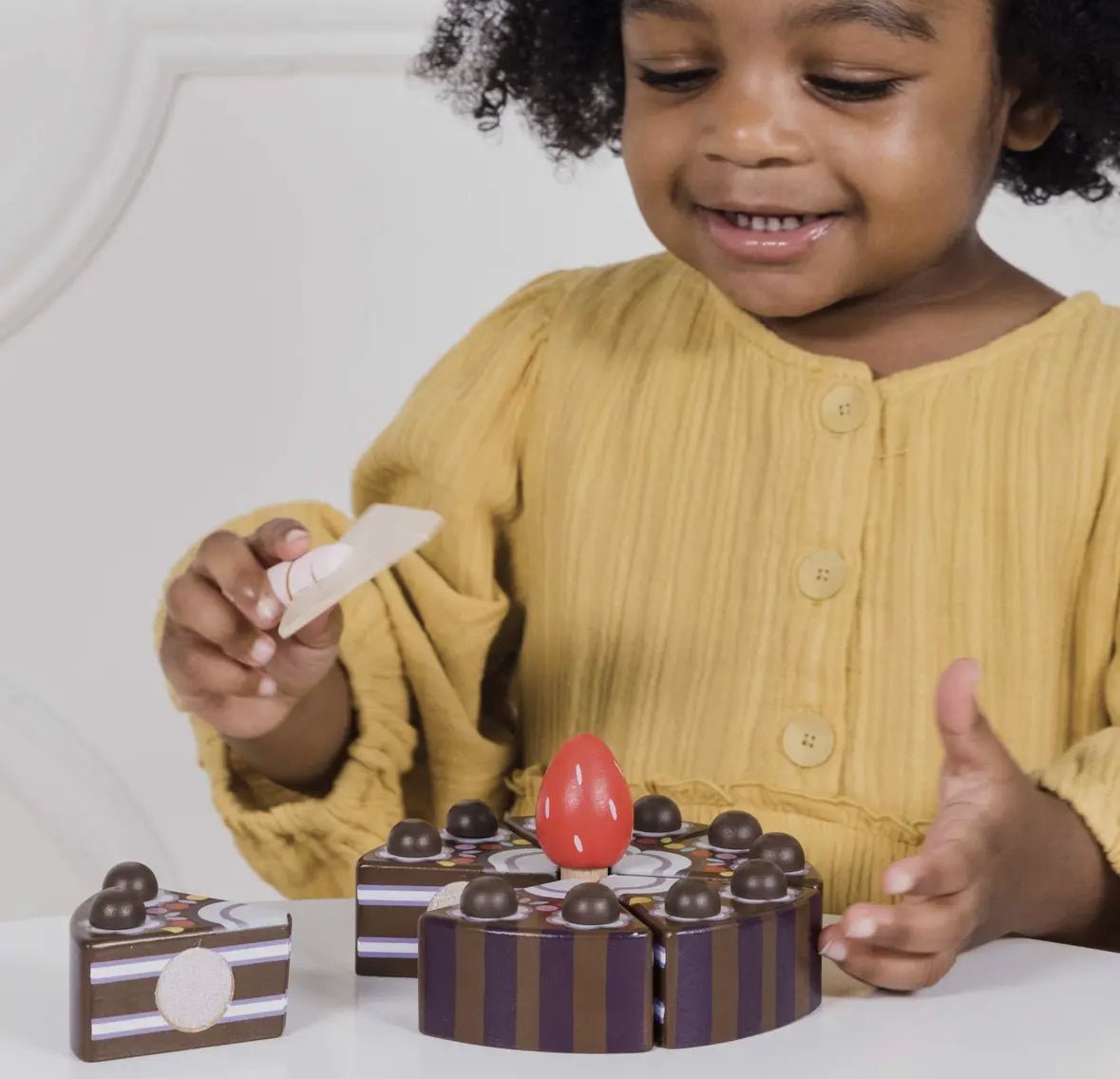 Chocolate Gateau Sliceable Cake - Flea Boutiques