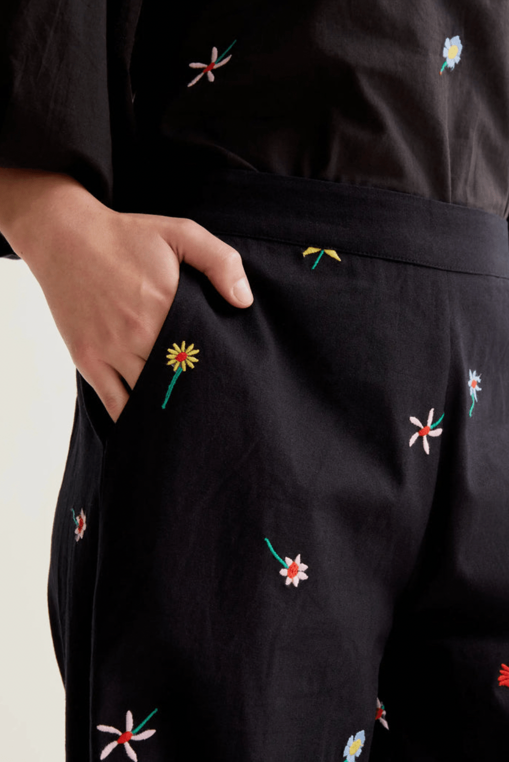 Compañía Fantástica Flower Embroidered Trousers - Flea Boutiques