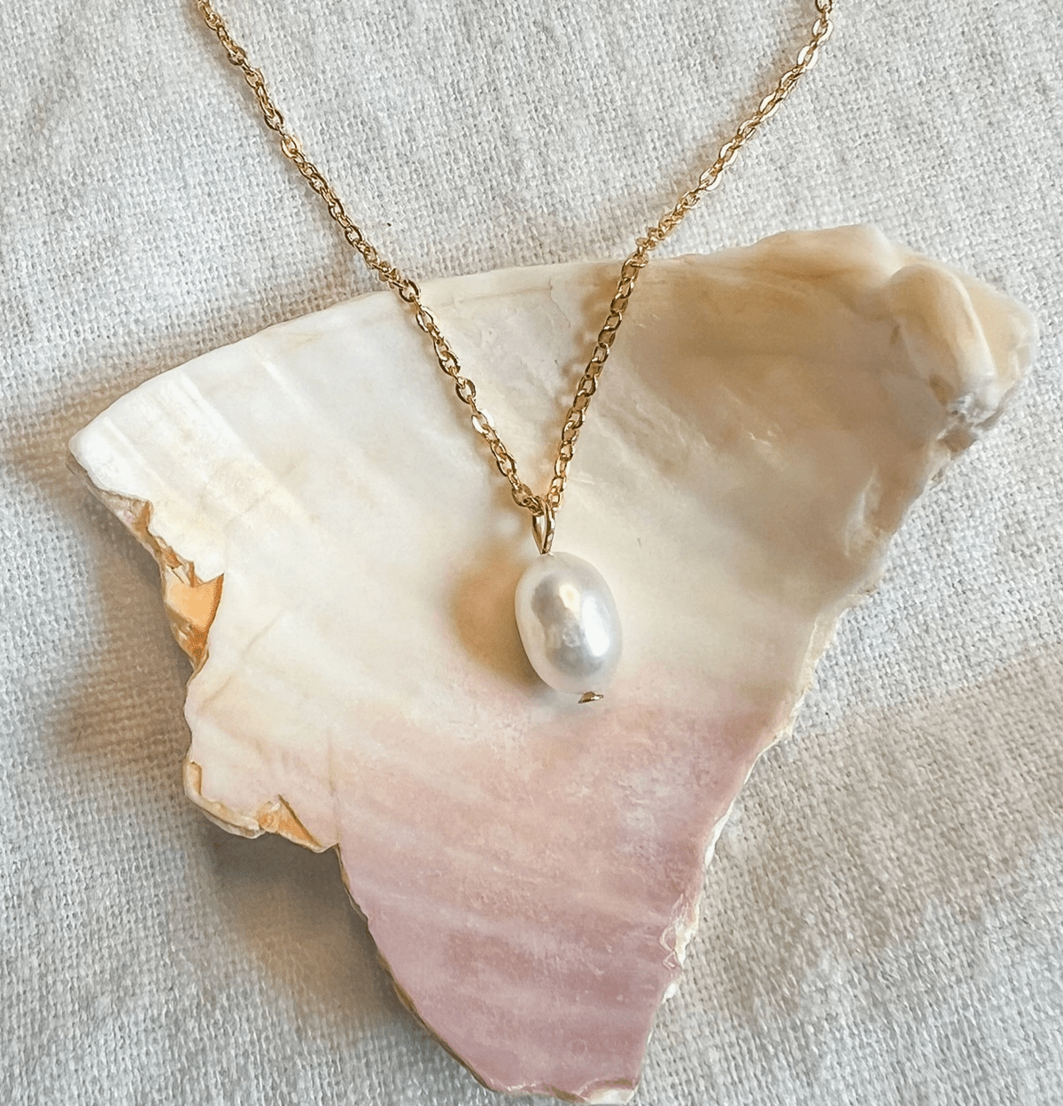 Dainty Pearl Necklace - Flea Boutiques