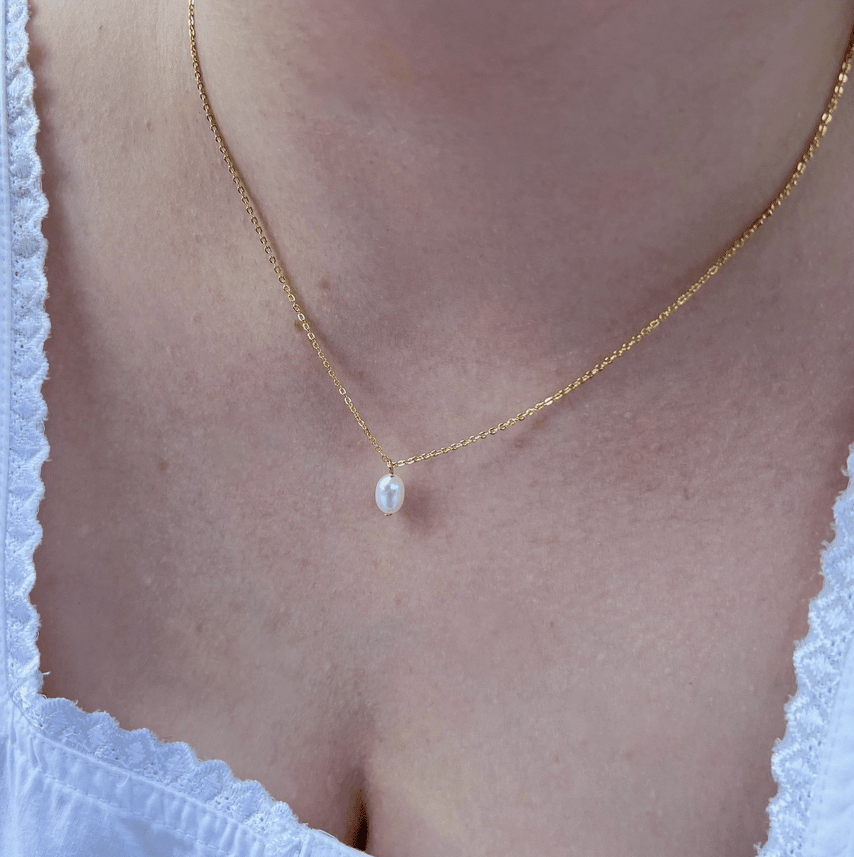 Dainty Pearl Necklace - Flea Boutiques