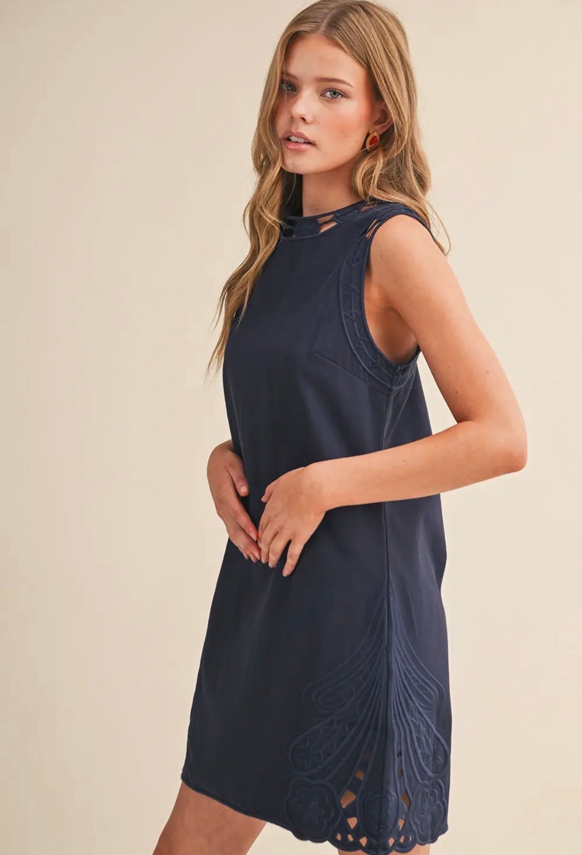 Embroidered Shift Dress w/Cut Out - Flea Boutiques