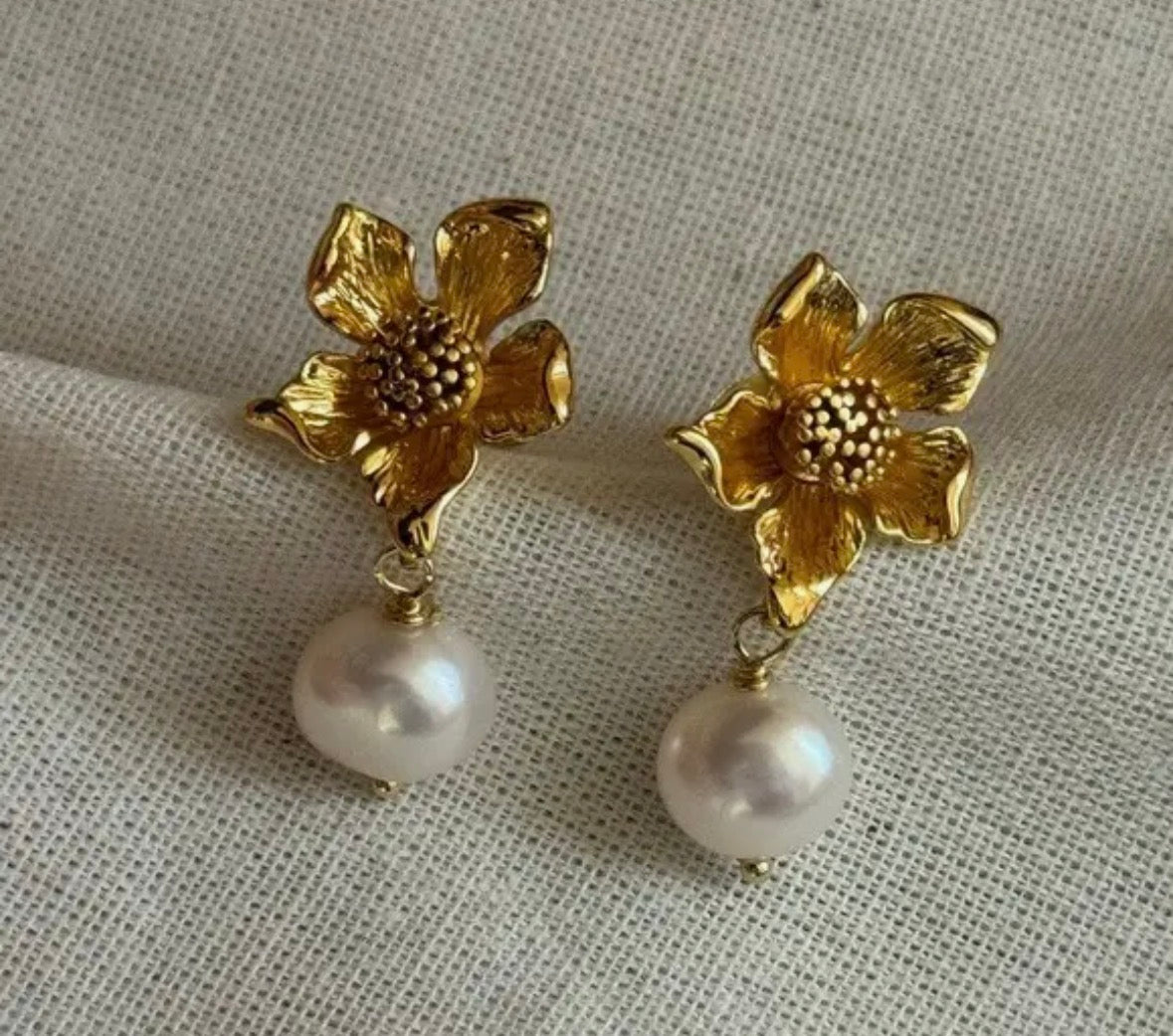 Flora Pearl Drop Earrings - Flea Boutiques