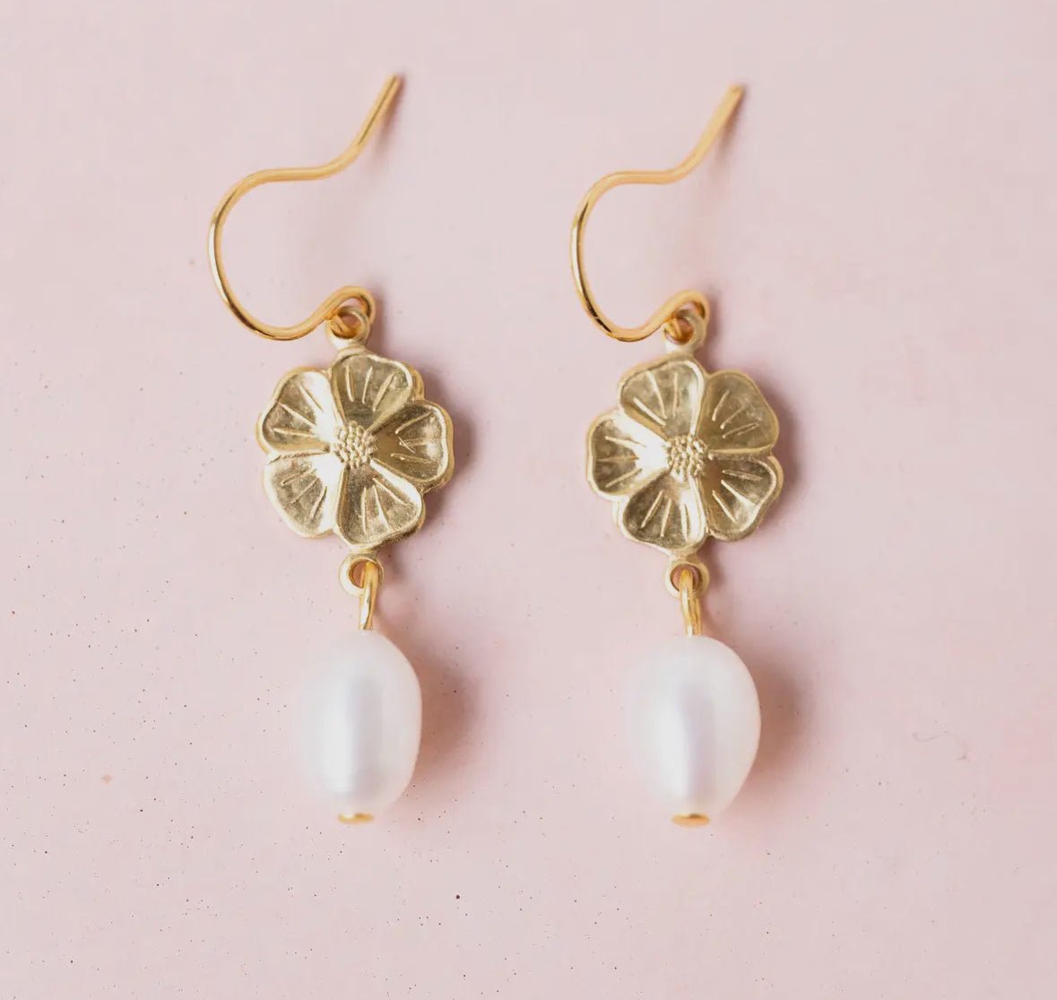 Flower and Pearl dangles - Flea Boutiques