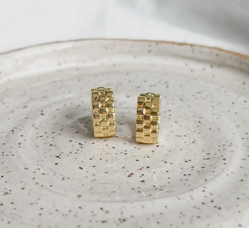 Geometic Huggie - Flea Boutiques