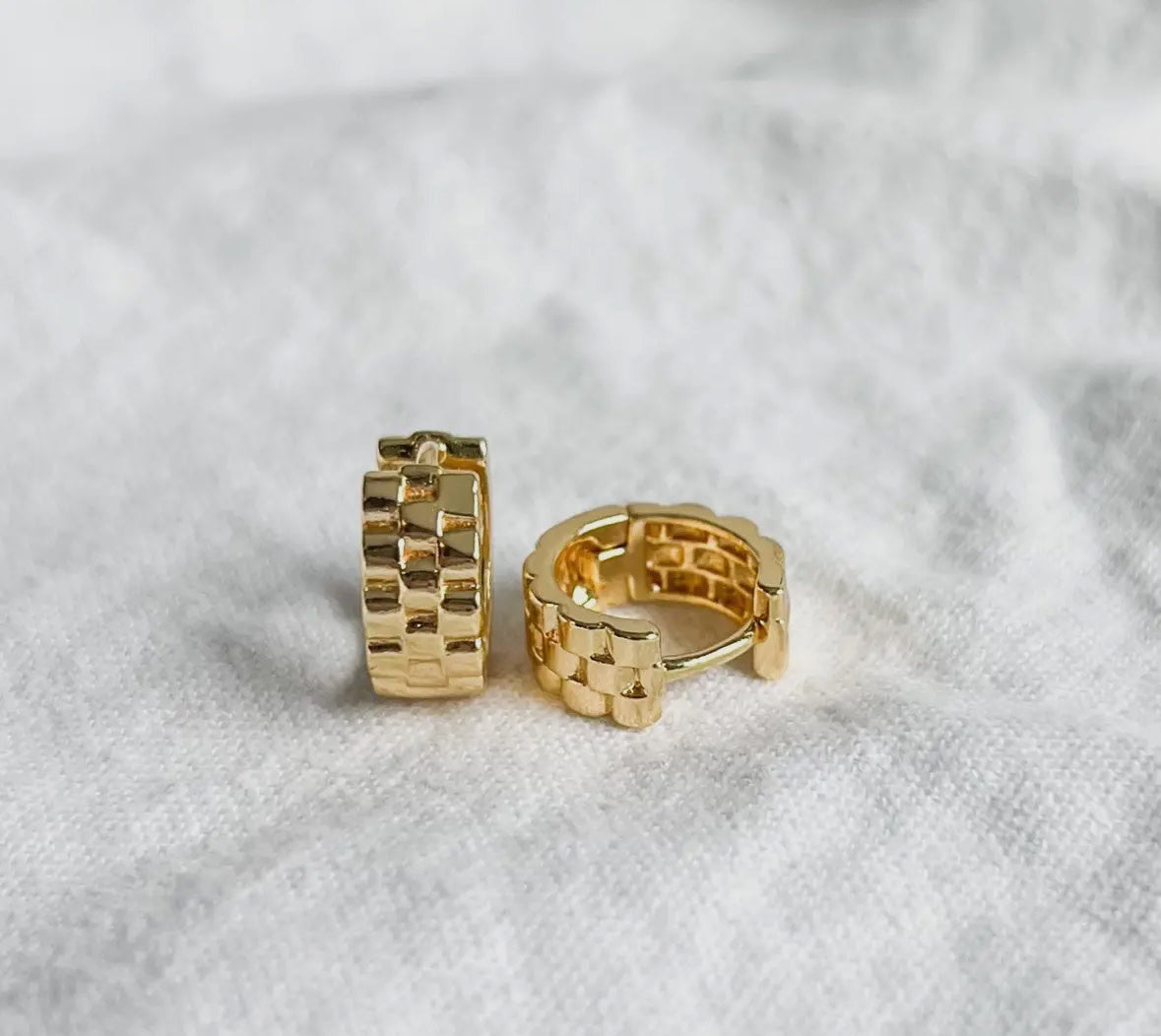 Geometic Huggie