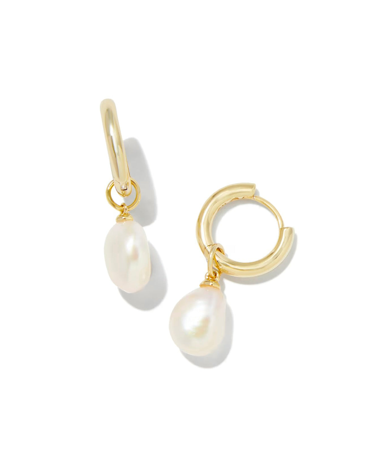 Kendra Scott Willa Pearl Huggie - Flea Boutiques