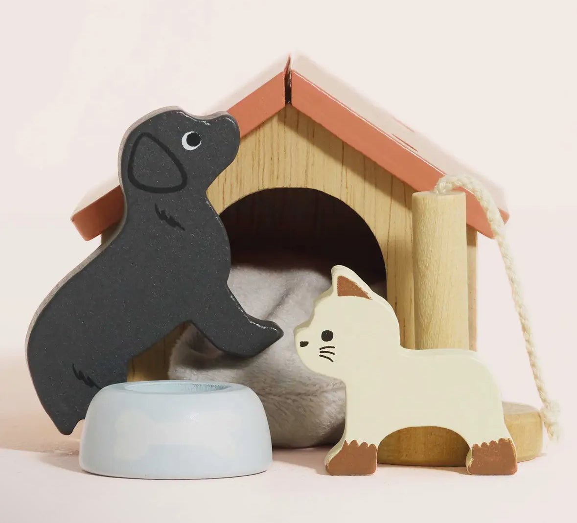 Le Toy Van Dolls House Pet Set - Flea Boutiques