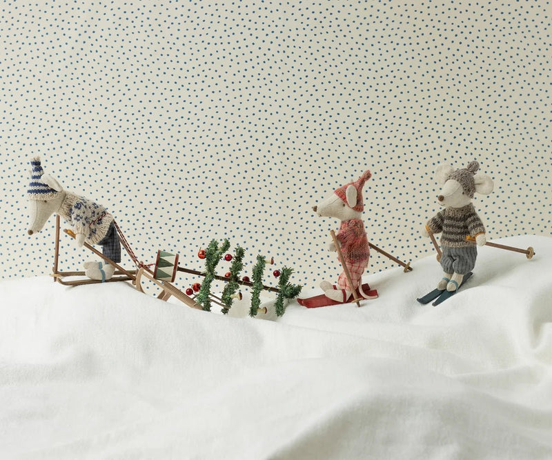 Maileg Dad Winter Mouse with Ski Set - Flea Boutiques