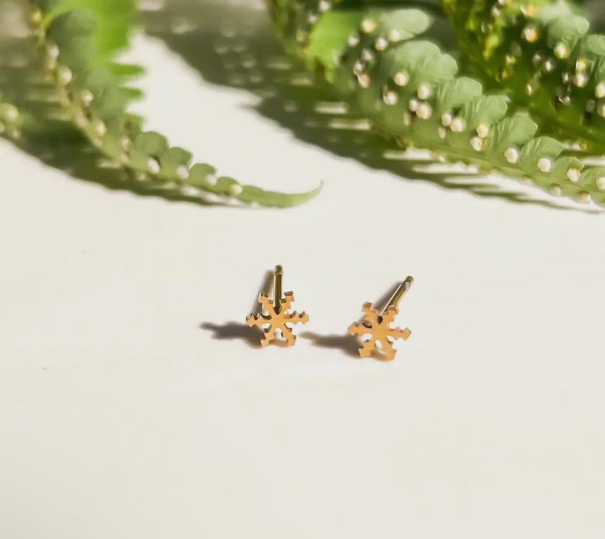 Mini Gold Snowflake Studs - Flea Boutiques