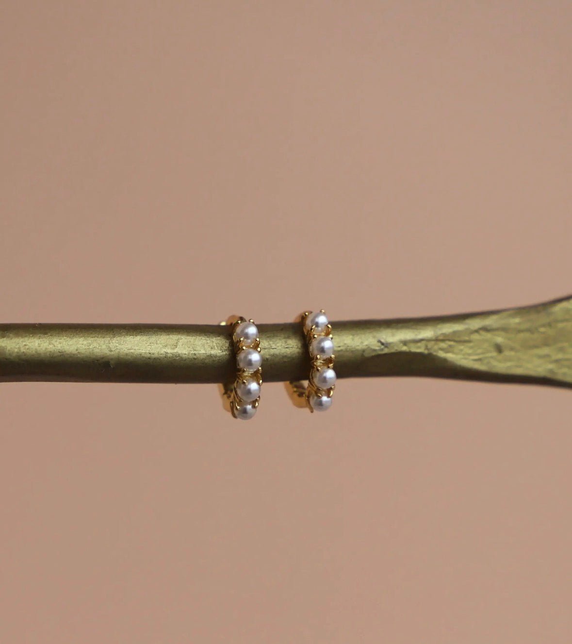 Mini Pearl Hoops - Flea Boutiques