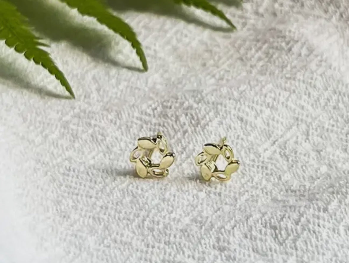 Mini Wreath Studs - Flea Boutiques