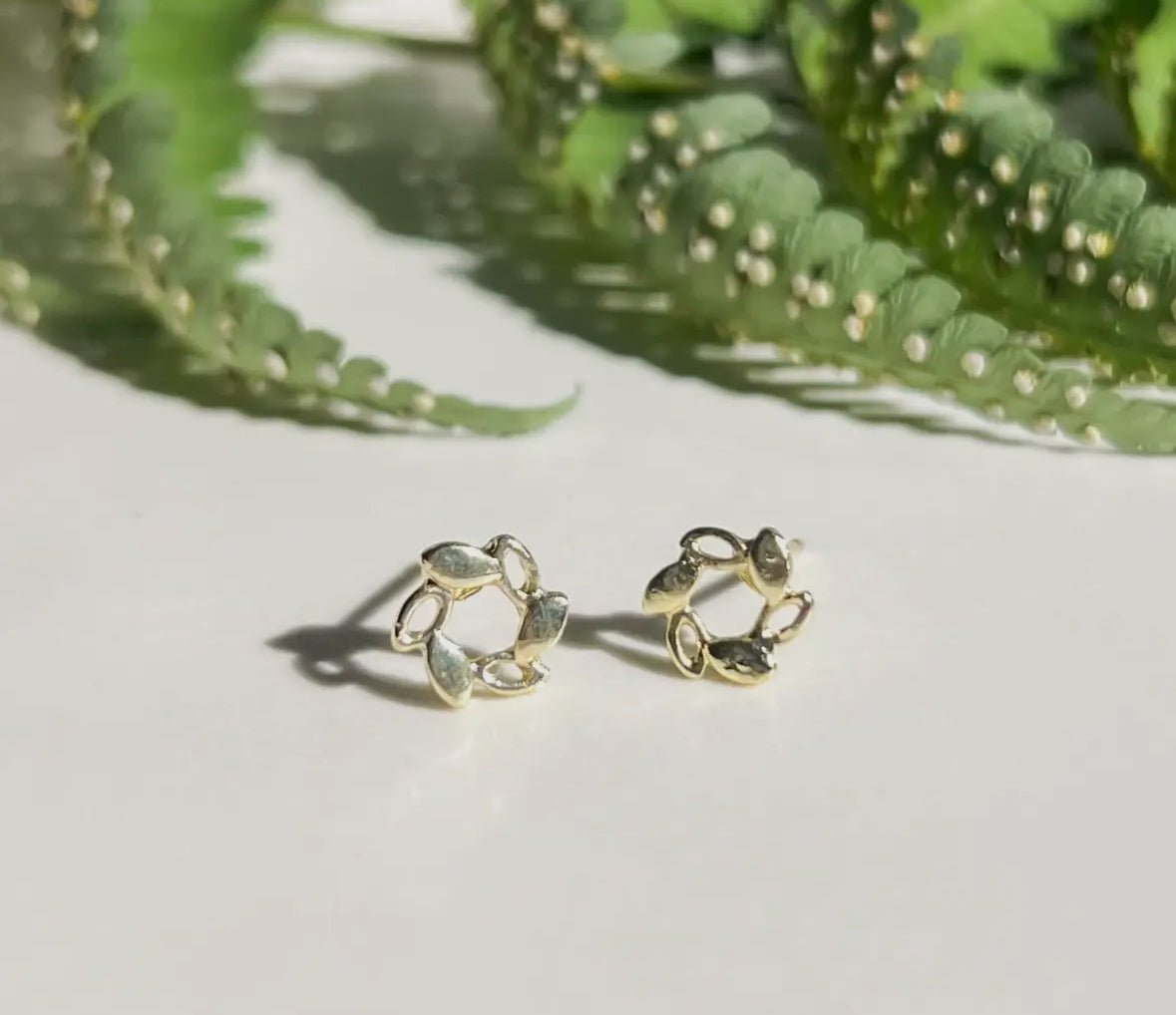 Mini Wreath Studs - Flea Boutiques
