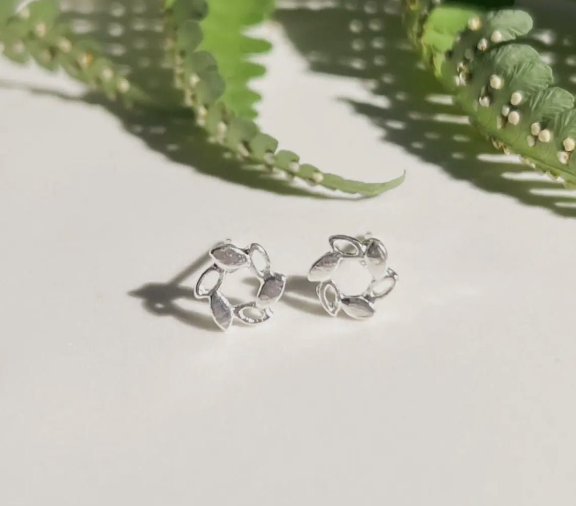 Mini Wreath Studs - Flea Boutiques