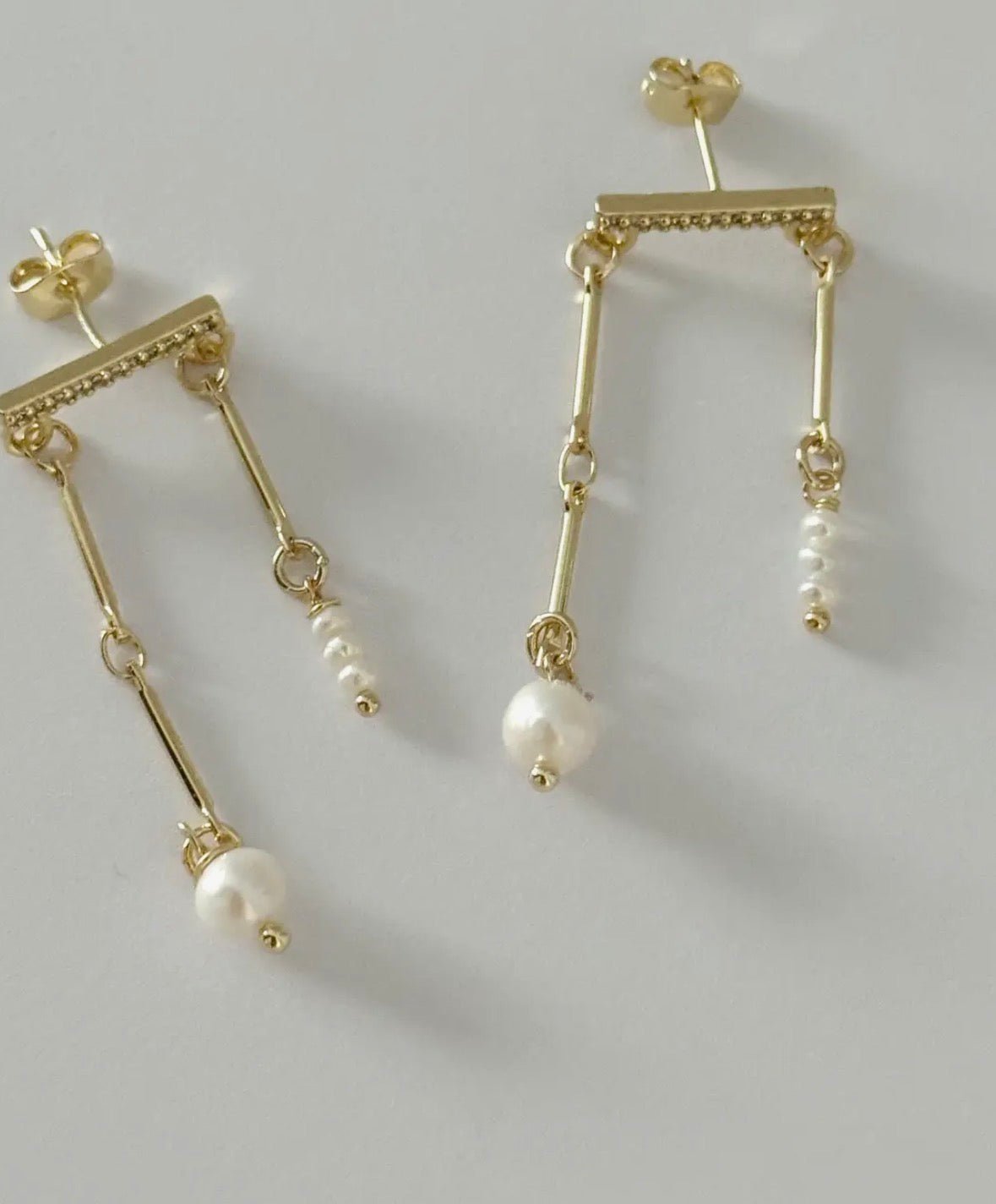Mismatched Pearl Earrings - Flea Boutiques