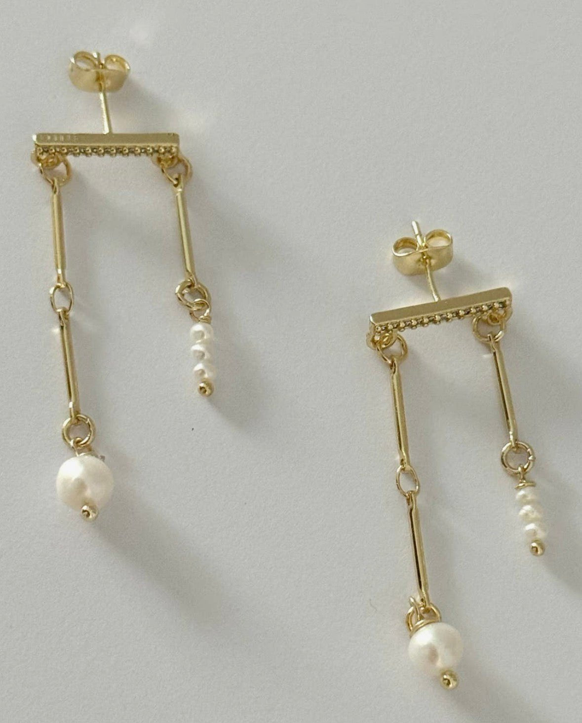 Mismatched Pearl Earrings - Flea Boutiques