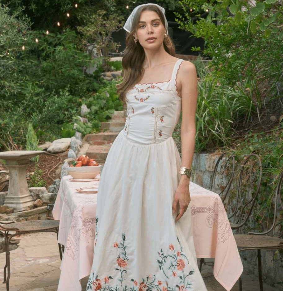 Moon River Sleeveless Scallop Lace Corset Midi Dress Ecru / MD