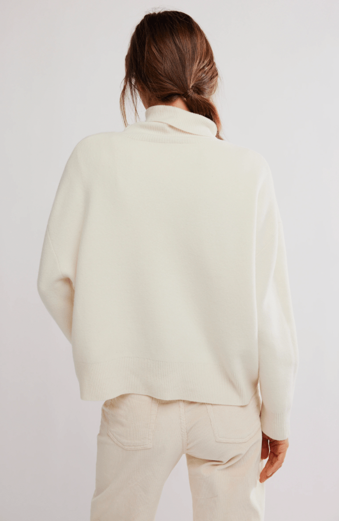 Sigma Turtleneck - Flea Boutiques