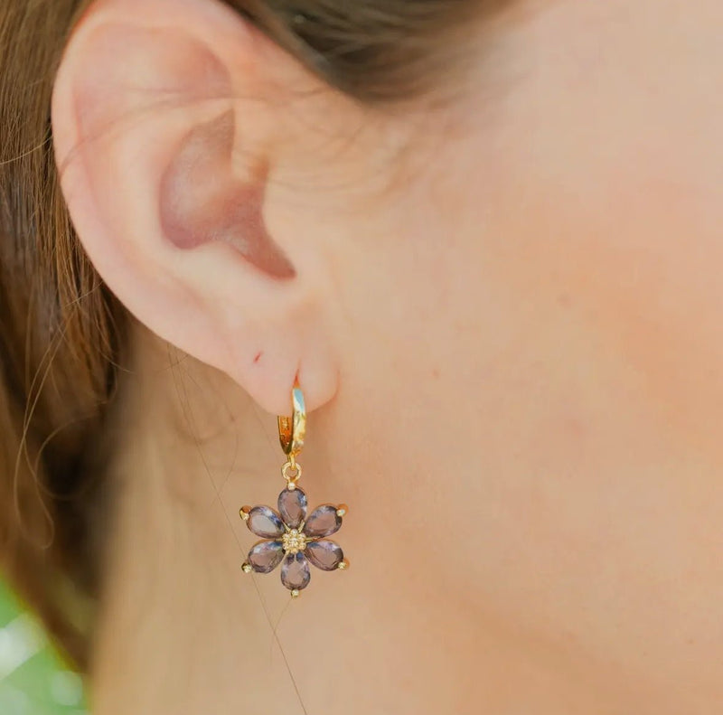 Six Petal Flower on Huggies - Flea Boutiques