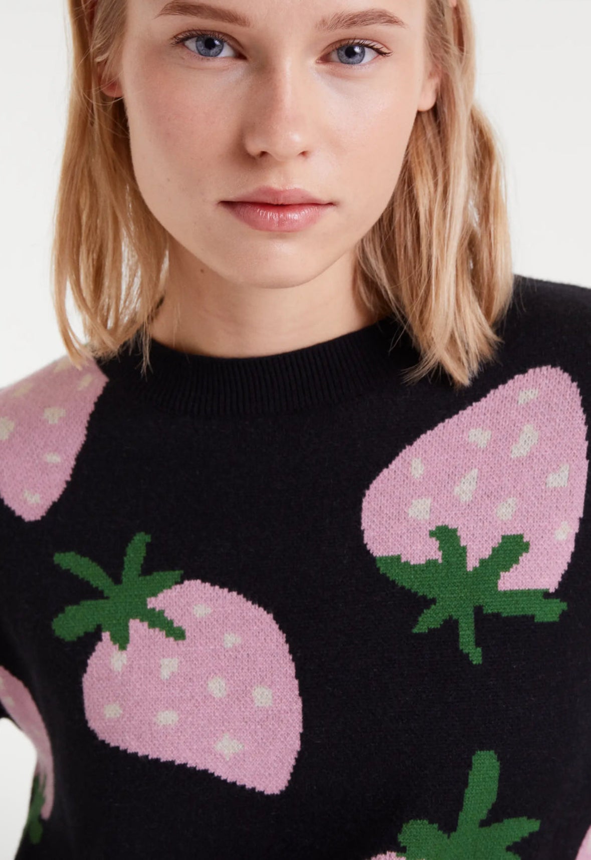 Strawberry Sweater - Flea Boutiques