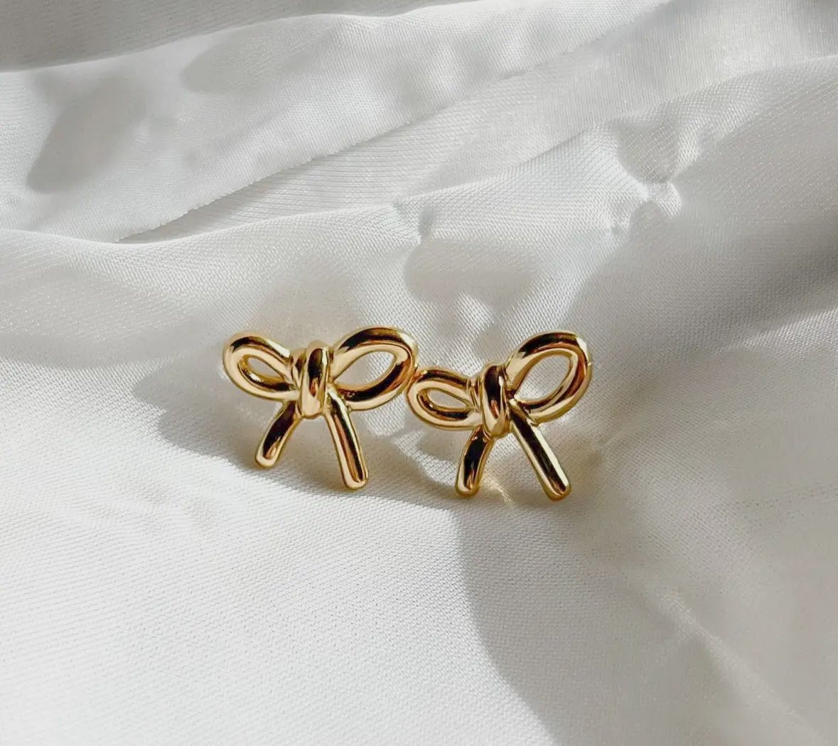 The Bow Earring - Flea Boutiques