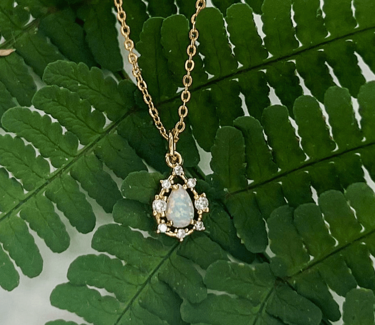The Opalite Necklace - Flea Boutiques