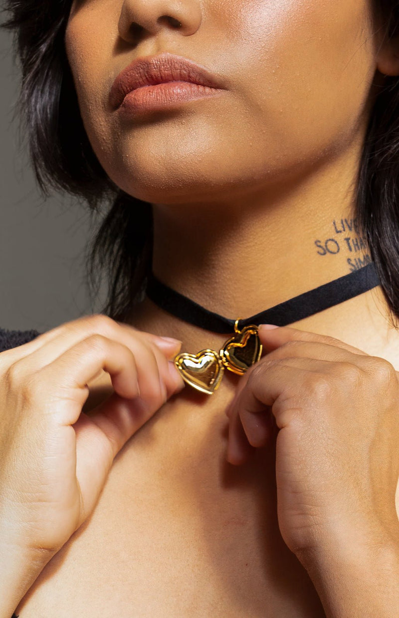 Velvet Time Choker Locket - Flea Boutiques