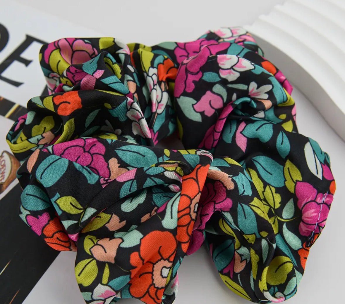 Vintage Floral Print Scrunchie - Flea Boutiques