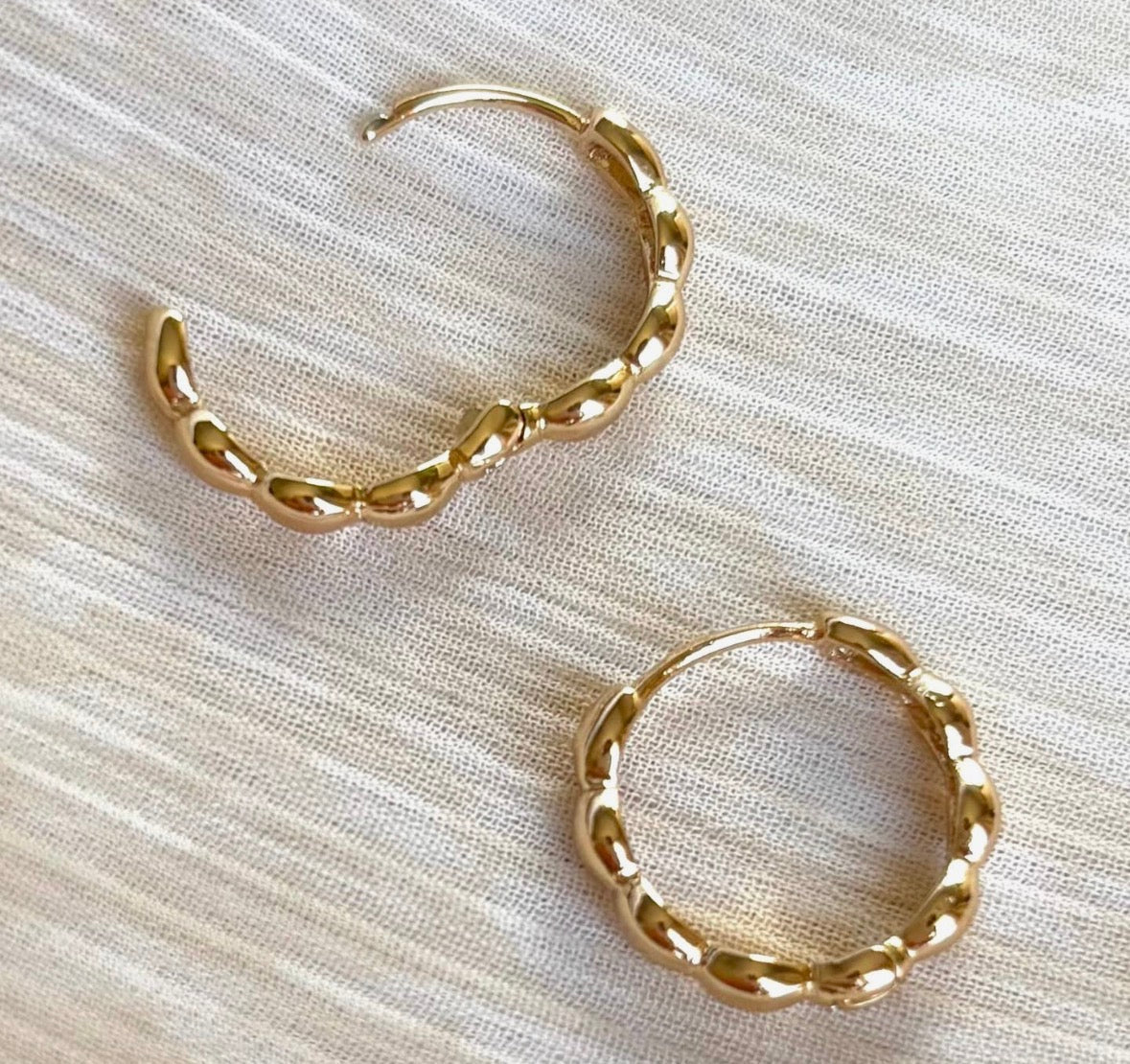 Wavy Hoop Earrings - Flea Boutiques